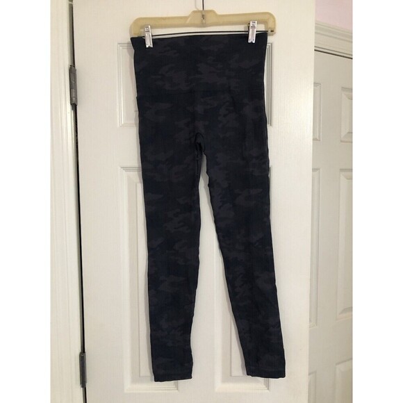 Spanx Look At Me‎ Now Seamless Leggings Black Camo Womens M Medium Athleisure - Picture 5 of 8
